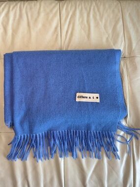 Differe n t Label Blue Fringe Scarf
